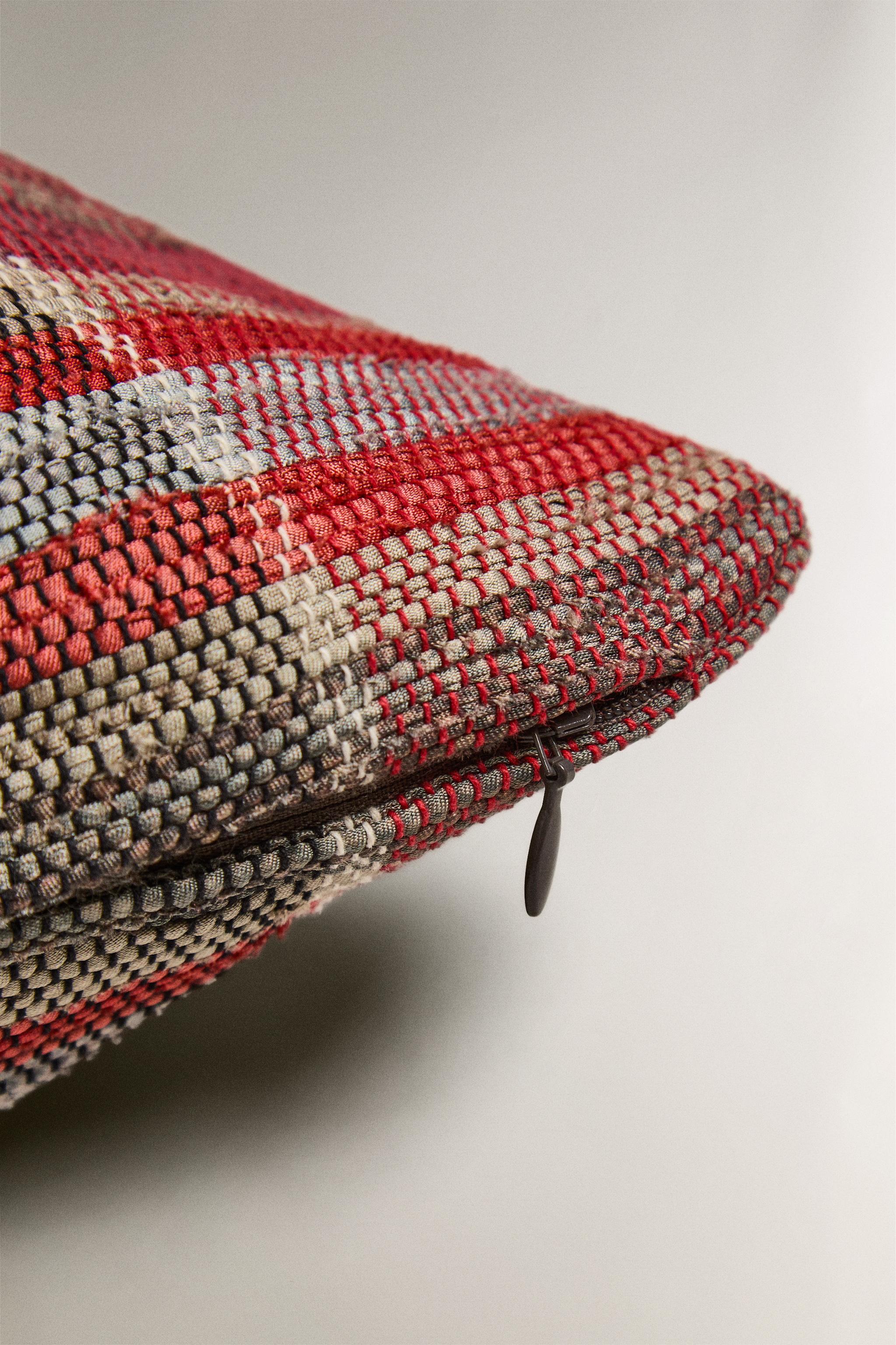 CHECK THROW PILLOW COVER